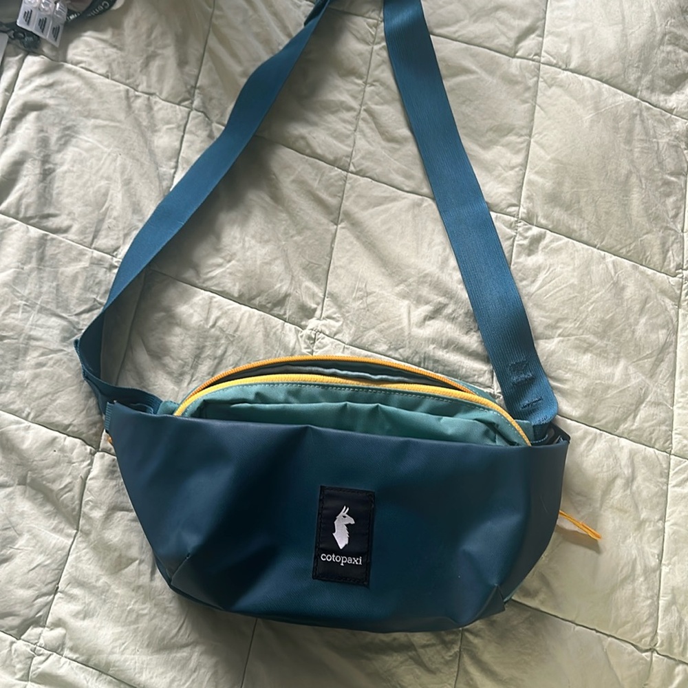 Cotopaxi 2L Hip pack